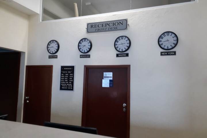 Check-in/check-out kiosk