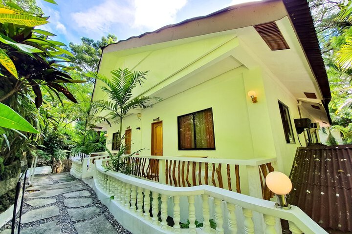 Hotel Exterior 156 of 165