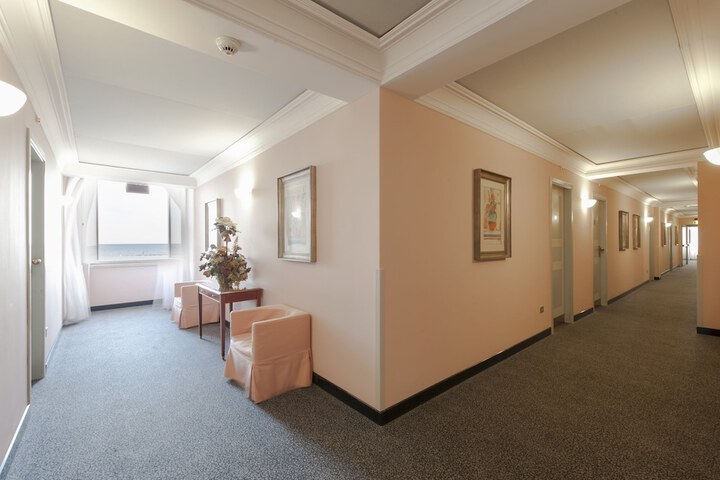 Ballroom/Hall 32 of 42