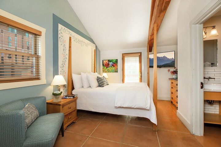 Room 14 of 37
