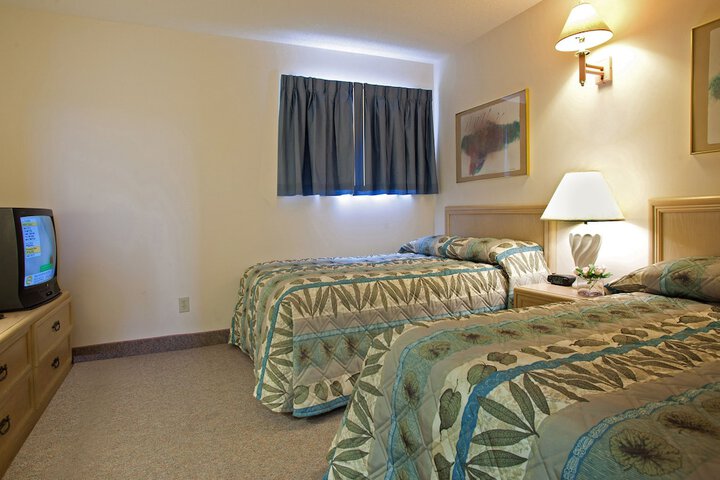 Room 8 of 40