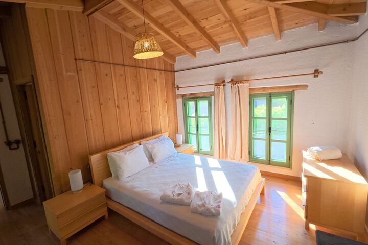 Room 7 of 28