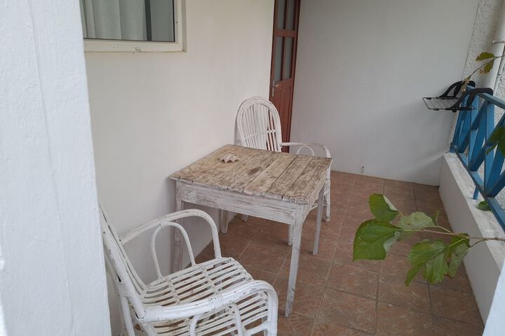 Room 15 of 83