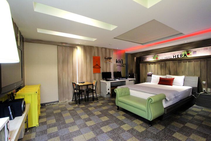 Room 25 of 56