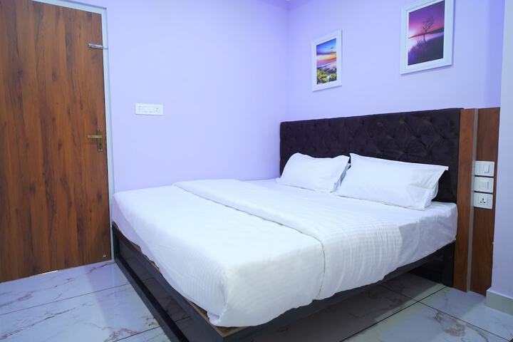 Room 3 of 9