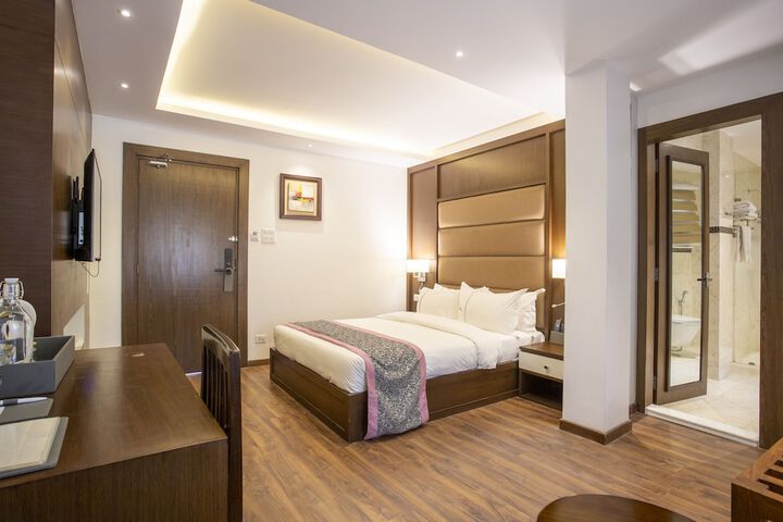 Room 13 of 25