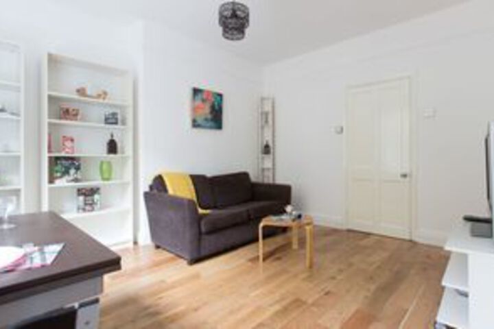 Image of Bright 2BR Flat in St. Katharines Docks