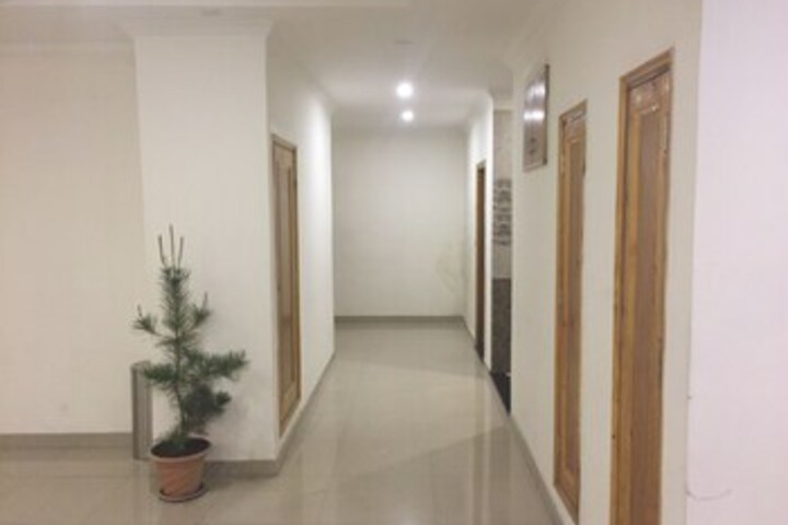 Ballroom/Hall 11 of 39