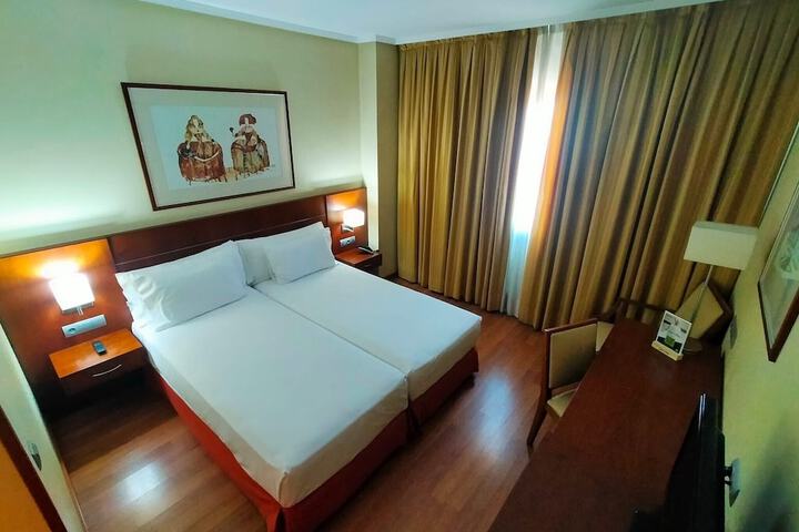 Room 6 of 38