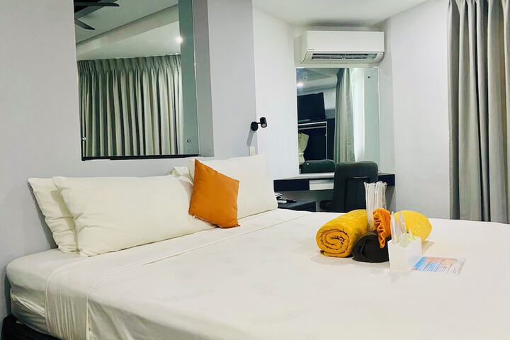 Room 36 of 403