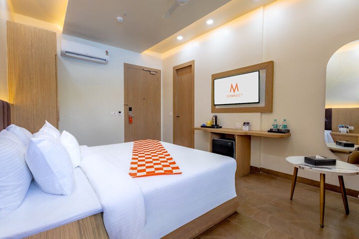Room 13 of 21