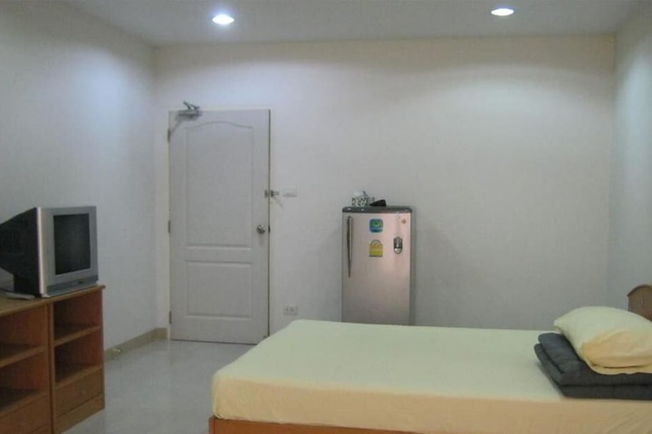 Room 27 of 61