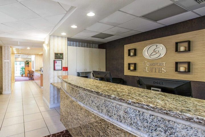 Entrance & Lobby