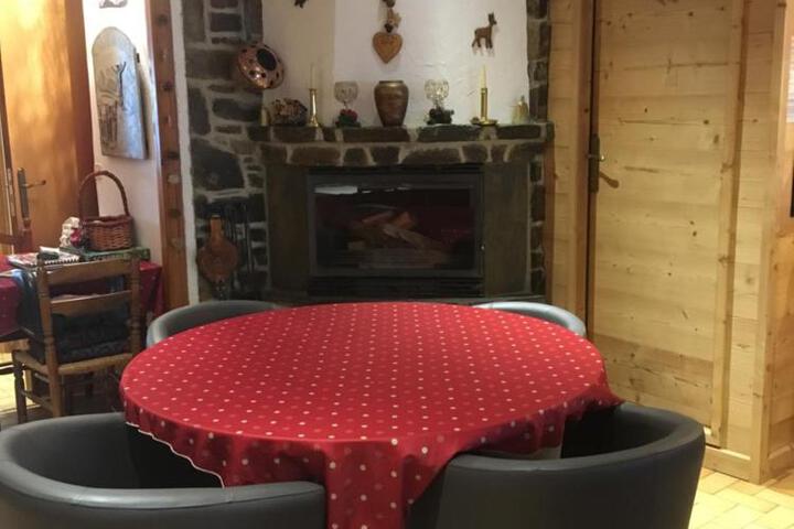 Dining 19 of 23