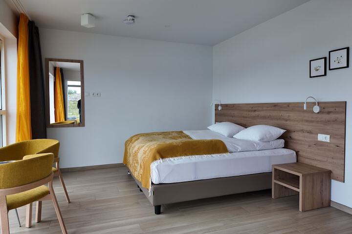 Room 7 of 40