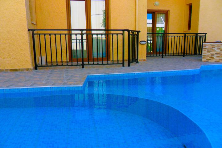 Hotel with Pool