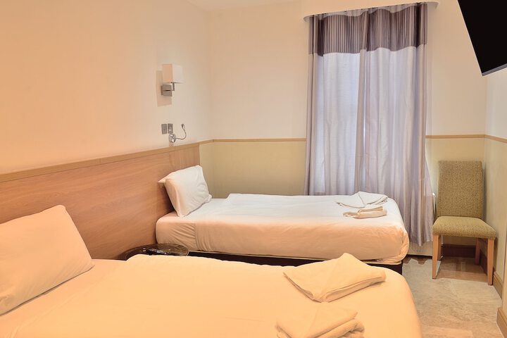 Room 30 of 90