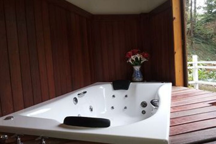 Hot Tub 108 of 143