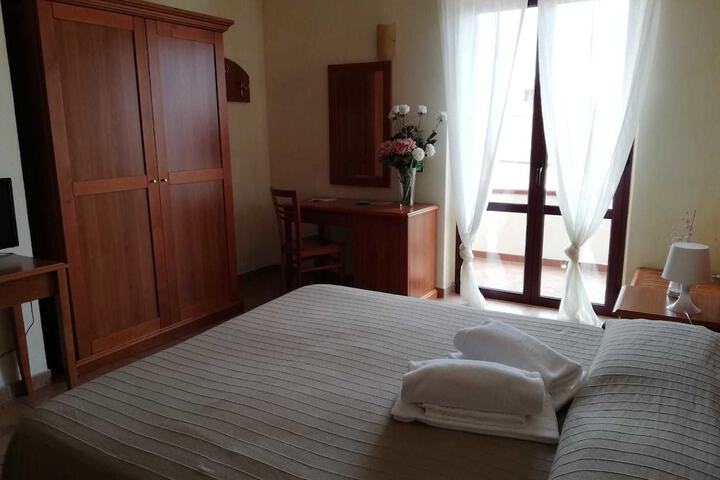 Room 9 of 36