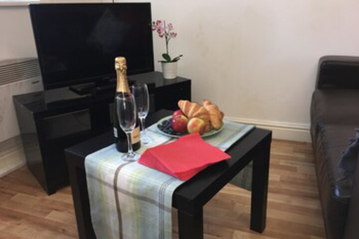 Dining 8 of 41