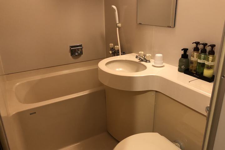 Room 15 of 33
