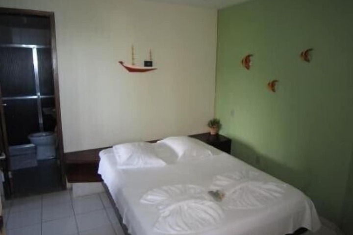 Room 10 of 32