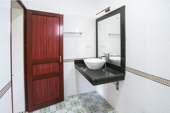 Room 15 of 28