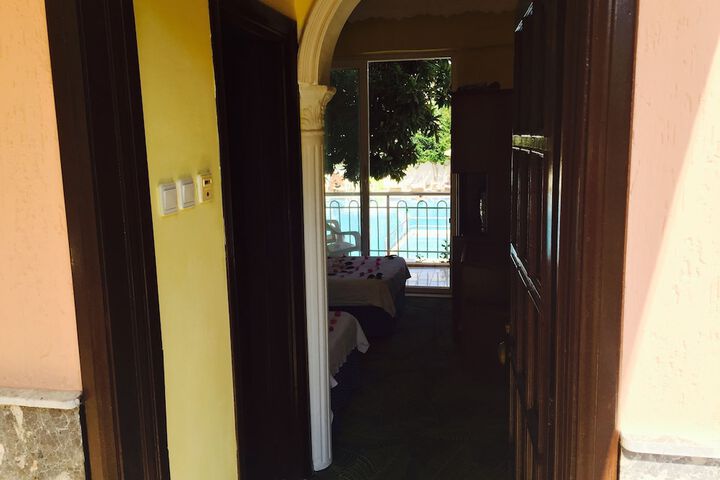 Room 3 of 14