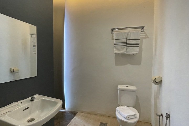 Room 12 of 24