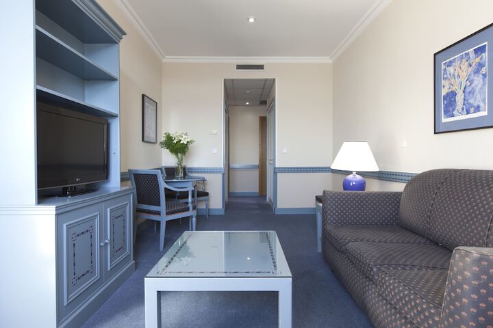 Room 12 of 45