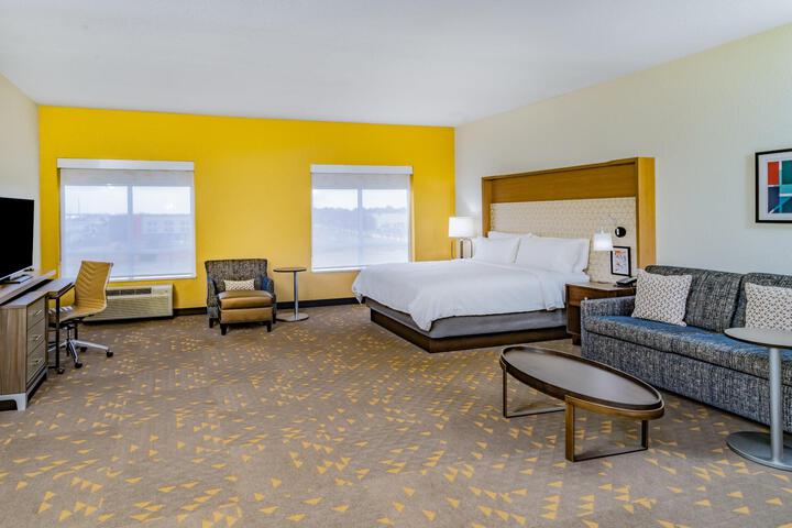 1 King Bed (4 of 45)