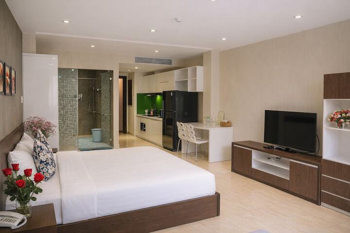 Room 10 of 18