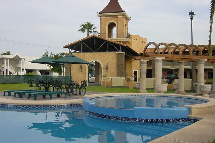 Pool 4 of 9