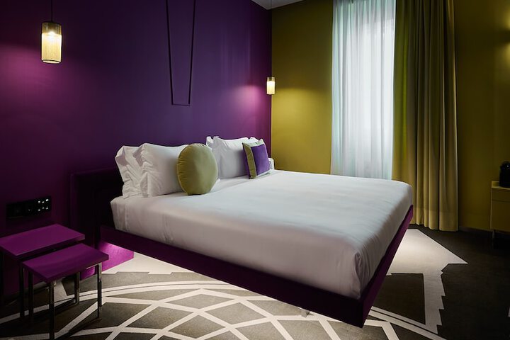 Room 43 of 96