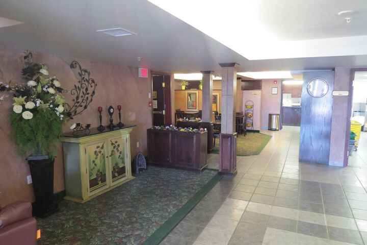 Entrance & Lobby