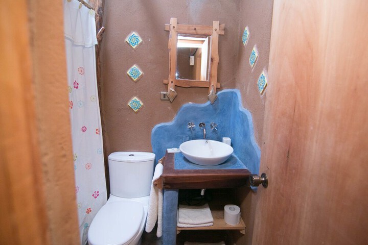 Room 12 of 28