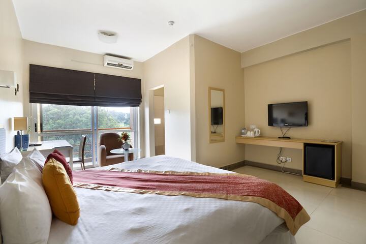 Room 4 of 38
