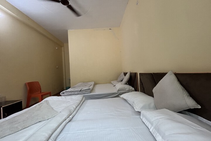 Room 3 of 42