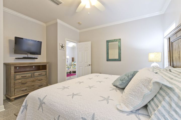 Room 3 of 43
