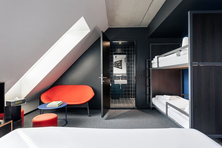 Room 22 of 146