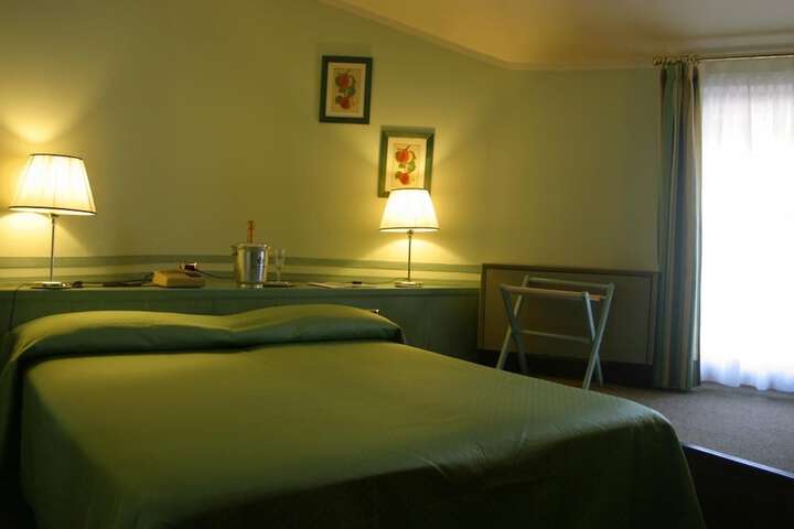Room 12 of 36