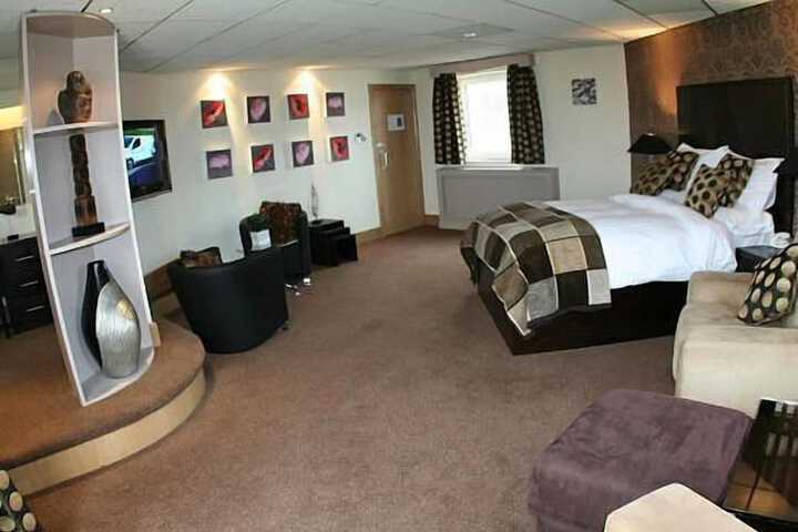 Room 6 of 59