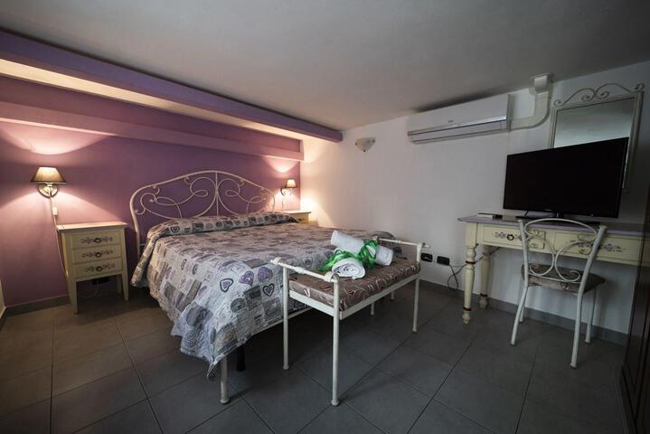 Room 28 of 63