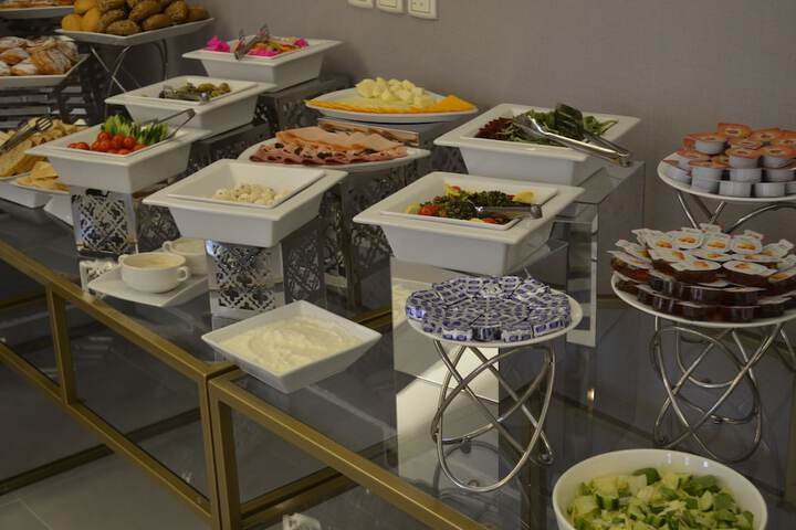 Dining 46 of 63