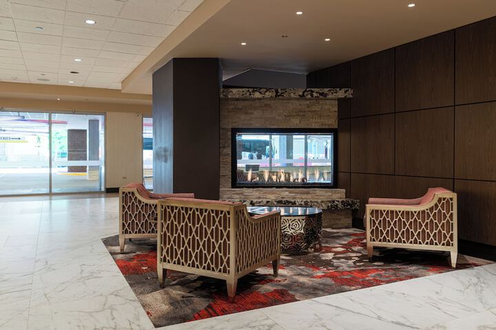 Lobby lounge
