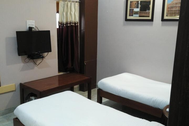Hotel Yaduraj Barmer