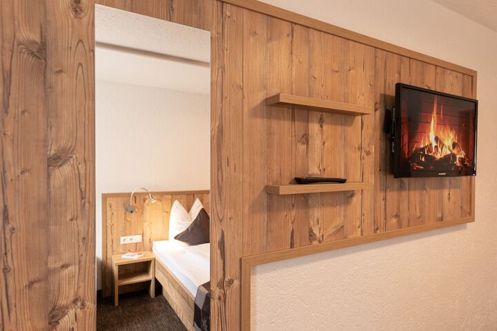 Room 12 of 95