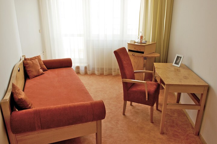 Room 44 of 102