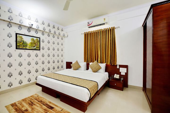 Room 4 of 34