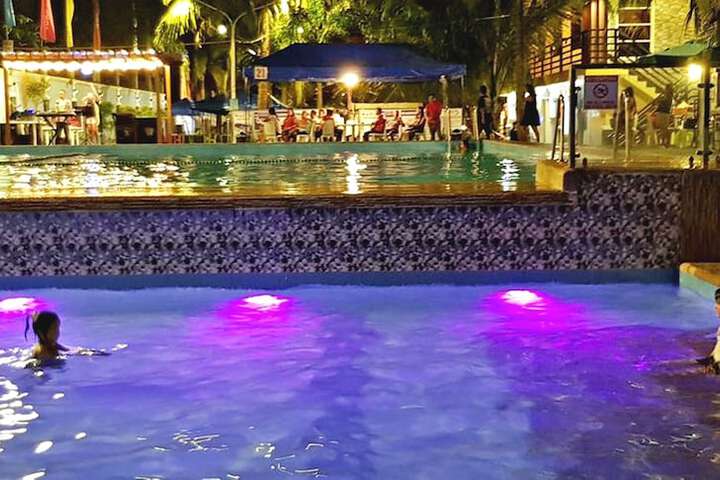 Pool 15 of 31